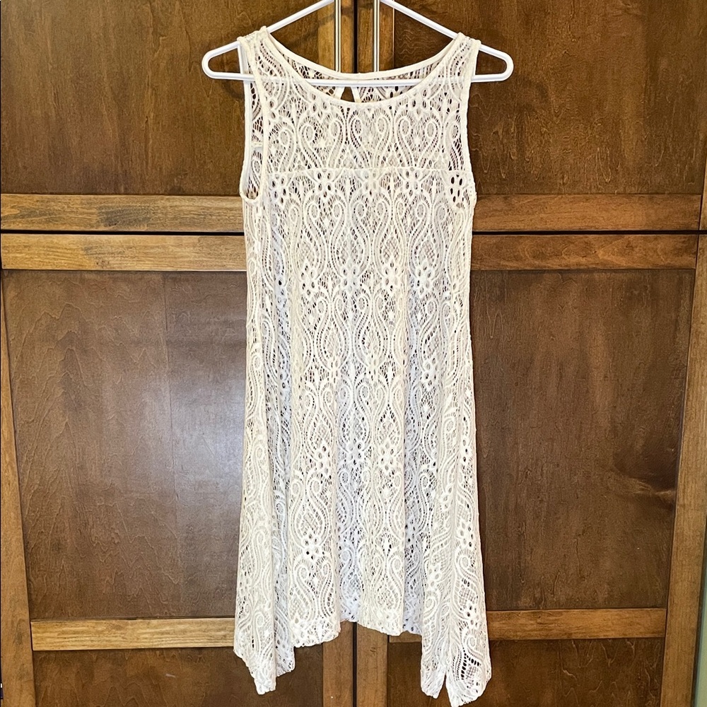 Cream Lace Sleeveless Cover Up or Sheath (PTP 15”)